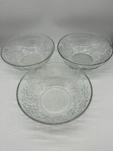Lot Of 3 Princess House Fantasia Poinsettia 8 3/4” Vegetable/Pasta Bowls 1E - Picture 1 of 4