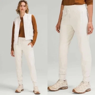 Pantalones de chándal Lululemon Engineered Warmth ópalo talla 8 $138,00 Foto 1 de 4