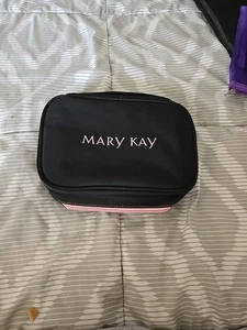 Bolsa de viaje negra con cremallera suave cosmética maquillaje Mary Kay  - Imagen 1 de 4