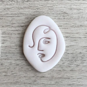 Abstract Face 10 Embosser Stamp For Fondant Polymer Clay Cookies Ceramics Soap - Picture 1 of 2
