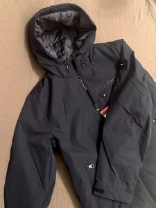 Chaqueta de rendimiento Tommy Hilfiger para hombre resistente al viento y al agua cremallera talla L XL NUEVA CON ETIQUETAS - Imagen 1 de 9