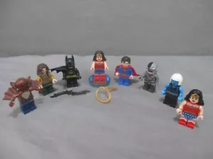 DC Lego JUSTICE LEAGUE Minifigure lot Cyborg Wonder Woman Batman Manbat - Picture 1 of 7