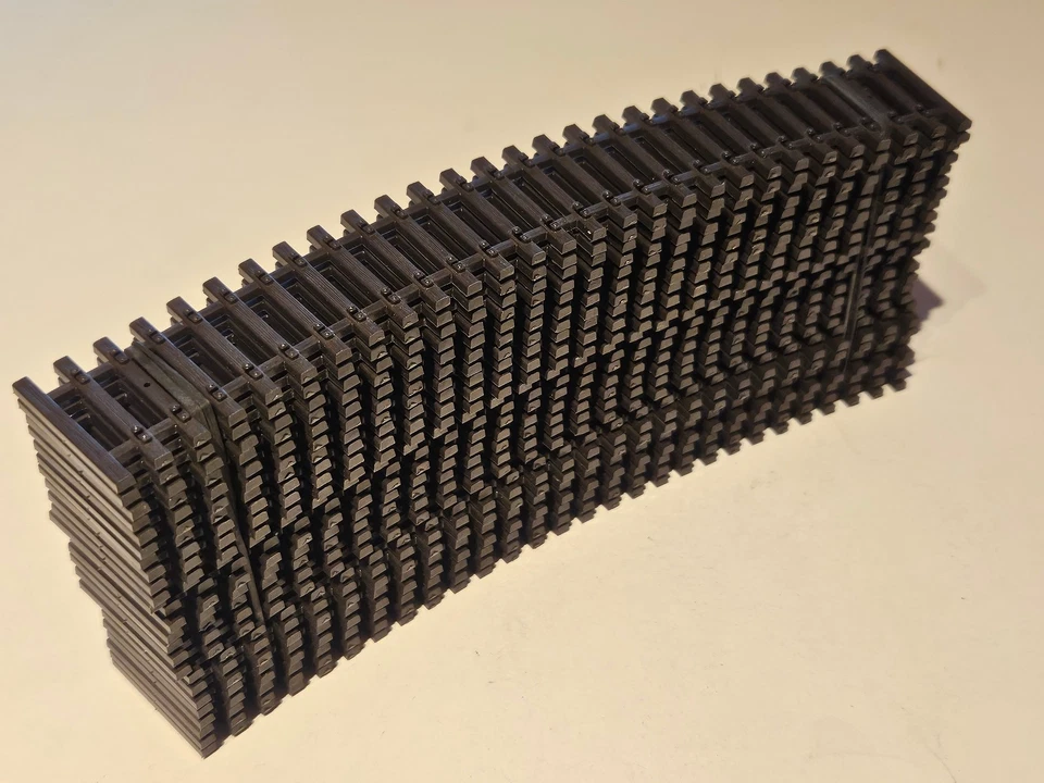 Pilz DDR 25 x gebogene Gleisschwellen Nr. 41/23 VEB Kunststoff neuwertig /11 - Bild 1 von 1