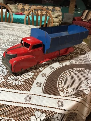 Caminhão basculante vintage Louis Marx brinquedos de lata aço prensado vermelho azul - Imagem 1 de 4