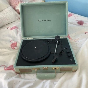 Limited Edition Crosley Cruiser for Urban Outfitters in a corduroy material - Picture 1 of 10
