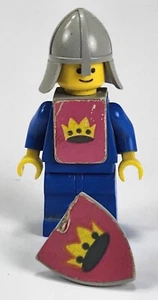 Lego Blue Knight Minifigure Crown Sticker Shield 375 6075 Classic Yellow Castle - Picture 1 of 4