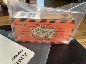 SELTEN Sony ICF-B200 selbstbetriebenes tragbares Aufziehen Notfall grau Neu - Bild 1 von 12