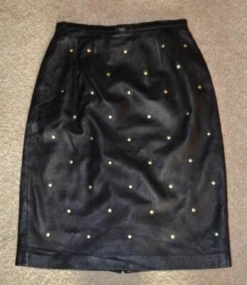  Falda DE COLECCIÓN Cuero Negro Suave Dorado Tachonado Abertura Trasera Talla 4 Cremallera Forrada Usada en Excelente Condición Foto 1 de 4