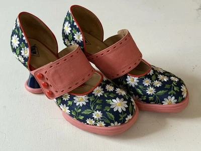 John FLUEVOG Mini ZAZA Correa Ancha Mary Janes-Daisies-Mujer 9.5-¡Usado Una Vez! Foto 1 de 4