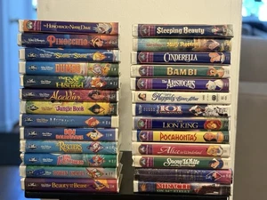 Walt Disney's Masterpiece 26 VHS Collection Diferentes Movies Lot - Picture 1 of 7