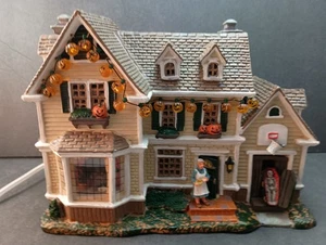 2003 LEMAX Spooky Town Halloween Spookiest House On The Block Lighted VTG - Picture 1 of 23