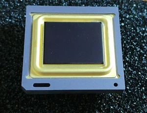 Sensor de imagen térmica ULIS UL03262-031 nano384p 384 x 288 - Procesador/Cer 25um - Imagen 1 de 4