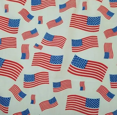 Tela Blanca Banderas Patrióticas Americanas Estampado Poli Algodón 60" Bandera Tela por yarda  Foto 1 de 4