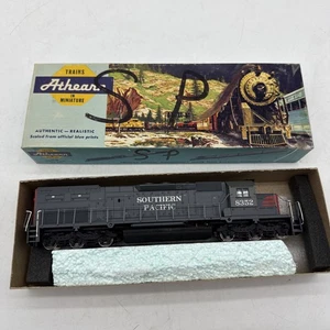 Athearn HO Scale Southern Pacific SP #8352 SD40T-2 Diesel Locomotive Works - Picture 1 of 16