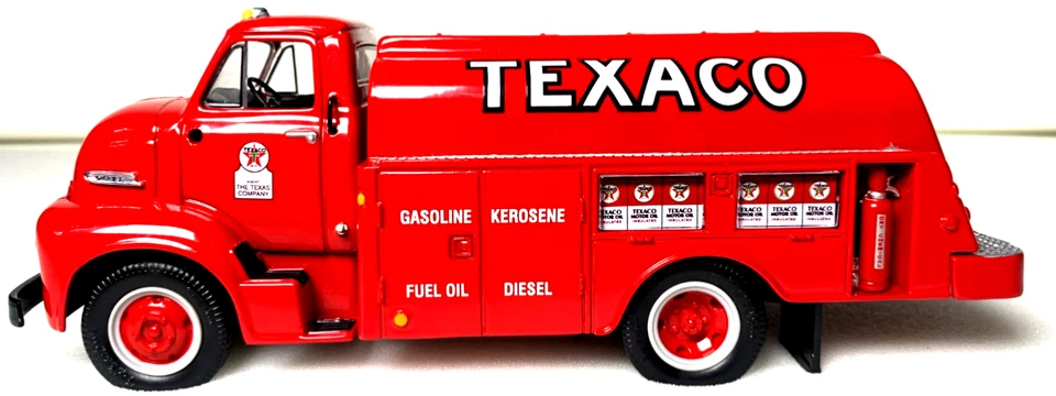 First Gear 1953 Ford C-600 Tanker Body Texaco 1:34 scale Texaco INV# 2937 - Image 1 of 4