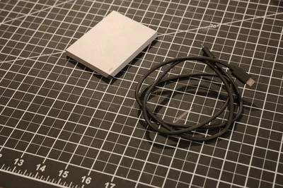 Unidad de estado sólido SSD móvil LaCie de 1 TB - USB-C con cable de datos Foto 1 de 4