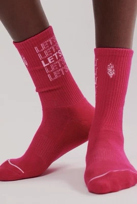 ▪️Nuevo con etiquetas Movimiento Eslogan Alto en Lets Fly Foto 1 de 4