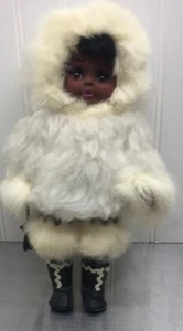 Vintage Carlson Inuit Puppe Eskimo Mädchen Native Alaskan echtes Kaninchenfell - Bild 1 von 9