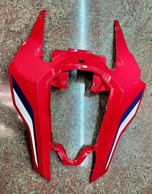 Carenado superior del asiento trasero Honda CBR1000RR 2013-2020 | OEM 77221-MKF-D400 Foto 1 de 4