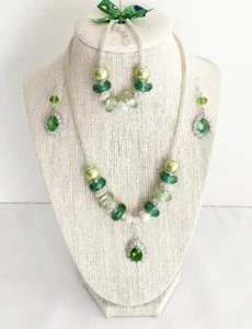 HANDARBEIT Halskette/Armband & Ohrringe Modeschmuck Set - Bild 1 von 9