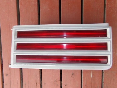 Luz trasera derecha Chrysler Cordoba 1980 81 82 83 OEM 4076716 4076712 Foto 1 de 4