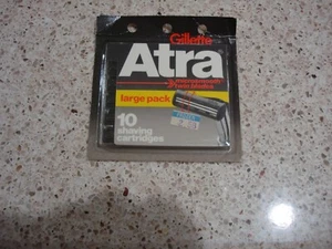 New Gillette ATRA Microsmooth 1 Packet 10 Shaving Cartridges Twin Razor Blades - Picture 1 of 2