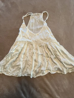 Tanque de satén Altar’d State en crema talla mediana usado buen estado Foto 1 de 3