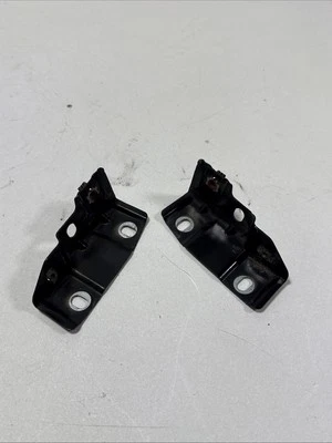 13-19 CADILLAC ATS SOPORTE DE MONTAJE GUARDABARROS DELANTERO DERECHO IZQUIERDO USADO CONJUNTO OEM Foto 1 de 4