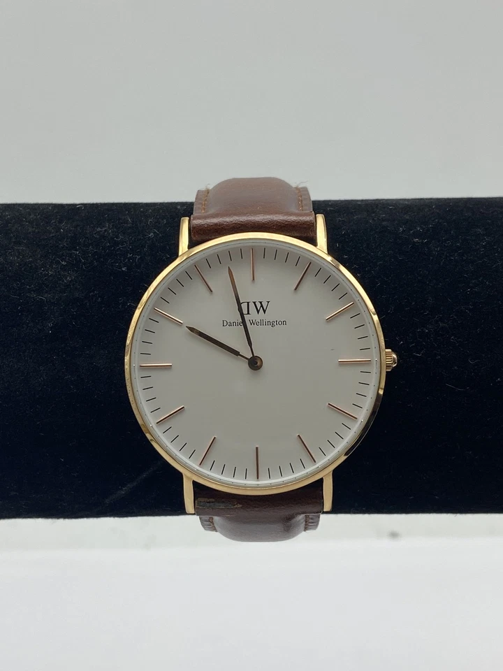 Daniel Wellington 36mm WR 30 White Dial Quartz Men's Watch - Image 1 of 4