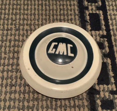 1955 1956 1957 1958 1959 1960 GMC 1/2 Ton Dog Dish Vintage Hubcap - Image 1 of 2