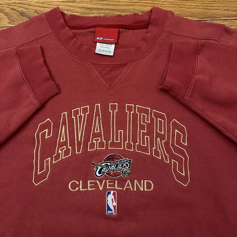Vintage Reebok Cleveland Cavaliers Sweatshirt XL Men NBA Distressed Cover