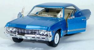 1967 Chevrolet Impala blu modello da collezione circa 12,5 cm/1:43 merce nuova di Kinsmart - Foto 1 di 4