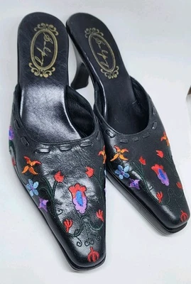 Salpy Mujer 7 Zapatos Cuero Negro Sin Cordones Mules Bordados Vamp Hecho en EE. UU. Foto 1 de 4