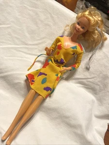 Barbie Moda Muñeca Años 80 Pintura Salpicaduras Vestido - Imagen 1 de 6