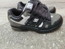 dc shoes at2