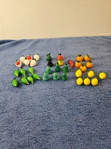 Lot Of 35 Vintage murano glass fruit & Vegetables Minatures chili lemon orange - Picture 1 of 22
