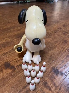 N My Friend Snoopy Bowling Ball Game Toy With 1 Ball & 10 Pins - Picture 1 of 7