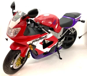39551 NEW RAY / MOTORCYCLES / HONDA CBR RR PGM F1 FIRE BLADE 1/6 - Imagen 1 de 3