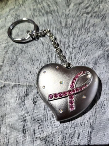Portachiavi medaglione cuore argento consapevolezza cancro al seno Avon nastro pietre rosa - Foto 1 di 5