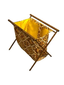 Vintage Wooden Folding Cradle For Knitting, Crochet & Yarn Projects Small - Bild 1 von 5