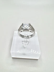Anillo de compromiso Lia Sophia tono plata facetado diamantes de imitación transparentes talla 6 - Imagen 1 de 8