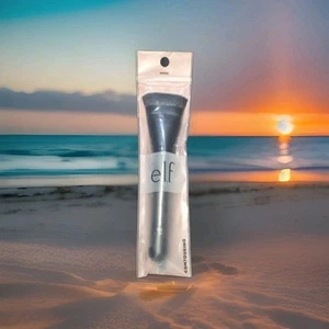 e.l.f. Contouring Brush, Vegan Makeup Tool, Flawlessly Contours & Sculpts - Picture 1 of 3