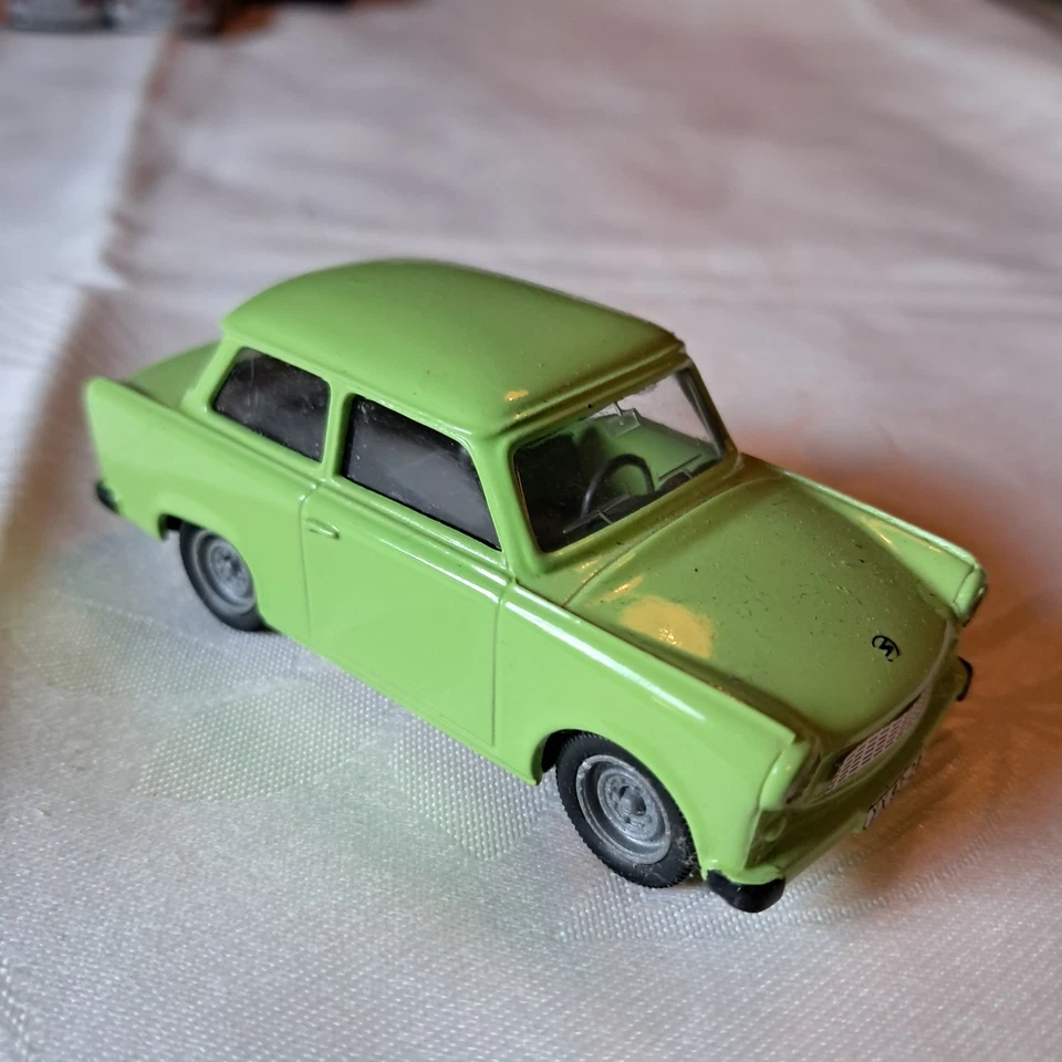Modellauto Vitesse Trabant Trabi 601 grün - Bild 1 von 4