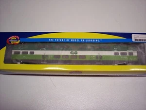 HO ATHEARN BOMBARDIER CONTROL CAB/COACH CAR GO TRANSIT #302 ATH25958 - Picture 1 of 8