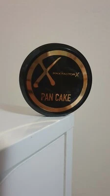 NEW! Max Factor Pancake Pressed Makeup Foundation TRUE BEIGE USA SELLER! - Image 1 of 3