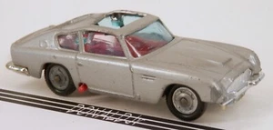 Cupé vintage Husky 007 James Bond's Aston Martin DB6 2+2 escala 1/64 - Imagen 1 de 2