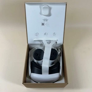 Meta Quest 3 128GB Standalone All-in-One VR Headset S3A - Picture 1 of 8