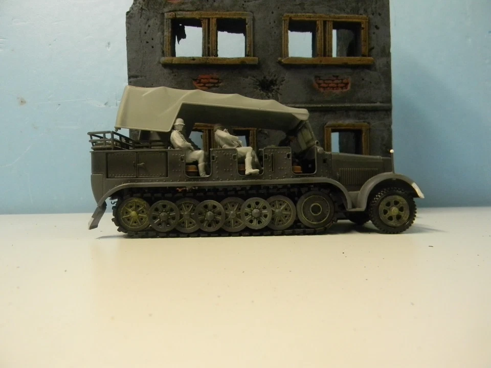 9 figuras alemanas de transporte de 8 toneladas del siglo XXI 1/32 sin pintar (Lista de diciembre Foto 1 de 4