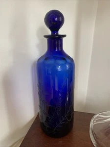 RARE - Large ‘William Yeoward’ Blue Crystal Etched Decanter Signed (1 of 2) - Picture 1 of 11