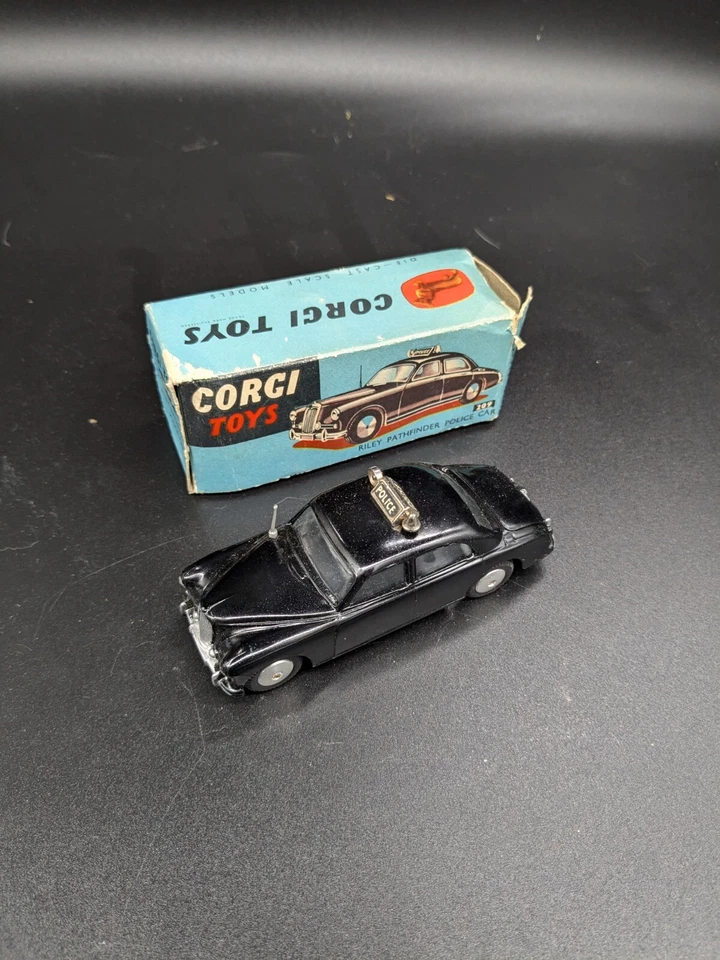 Corgi 209 Riley Pathfinder Police with ORIGINAL BOX - Image 1 of 4